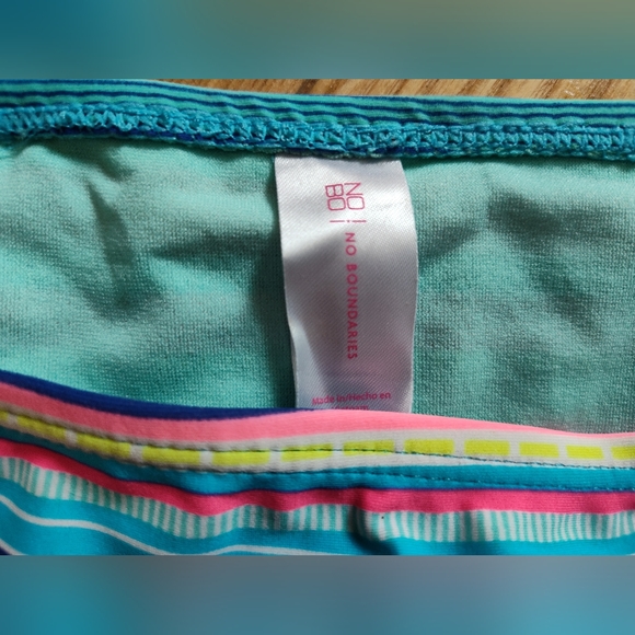 Summer Sale 🌼 l never worn but washed and removed tag. Has crotch sticker - Picture 4 of 9